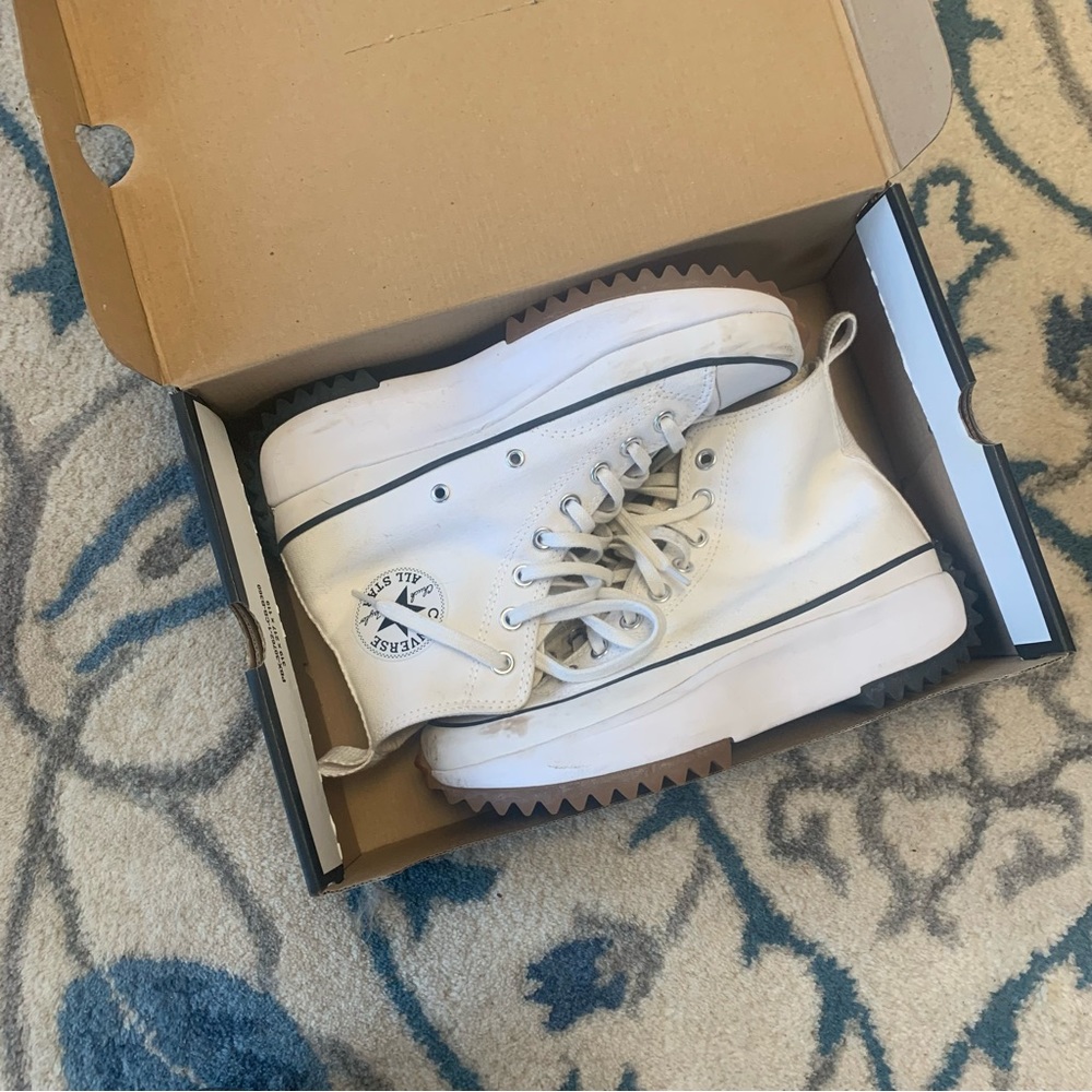 Run star hike converse in white